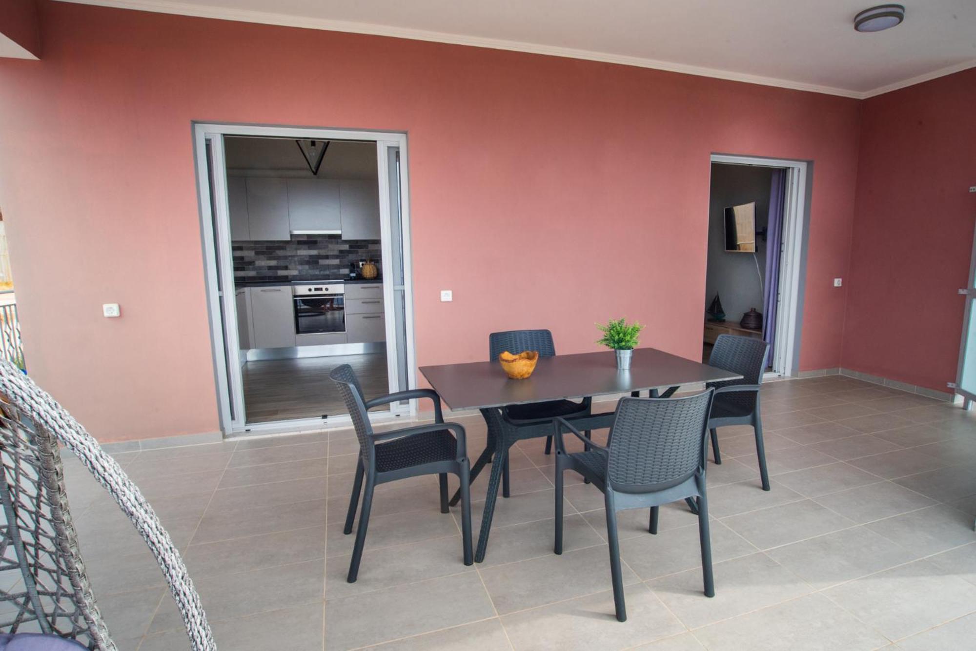 Nirvana Homes Vlaháta Kültér fotó